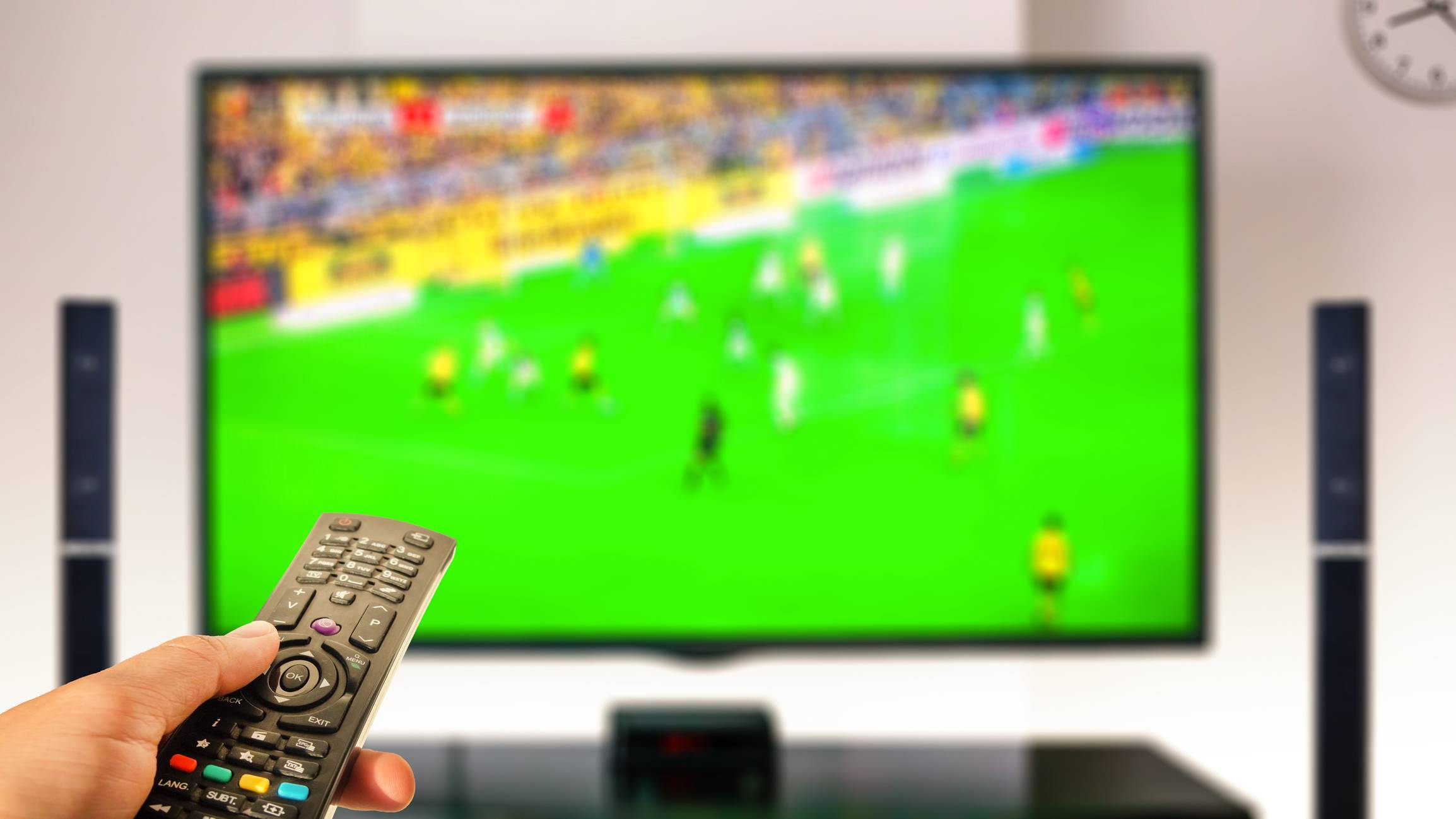 Regarder un match de foot à la télé