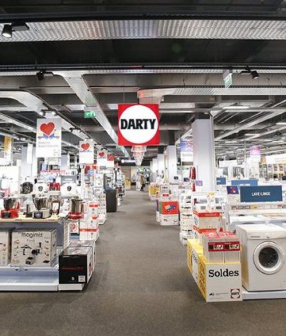 Interieur magasin Fnac Darty de Rosny sous Bois
Interieur Espace darty, rayon gros electromenager, lave linge